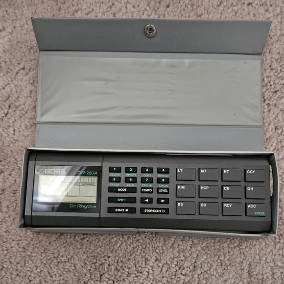 BOSS DR-220A drum/rhythm machine - Picture 2 of 5